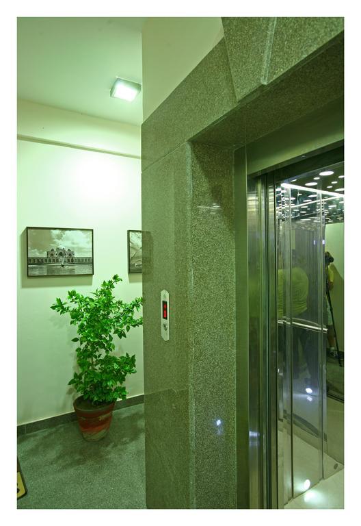Evergreen 2Bhk Service Apartment Vasant Kunj Fortis Ilbs New Delhi Luaran gambar