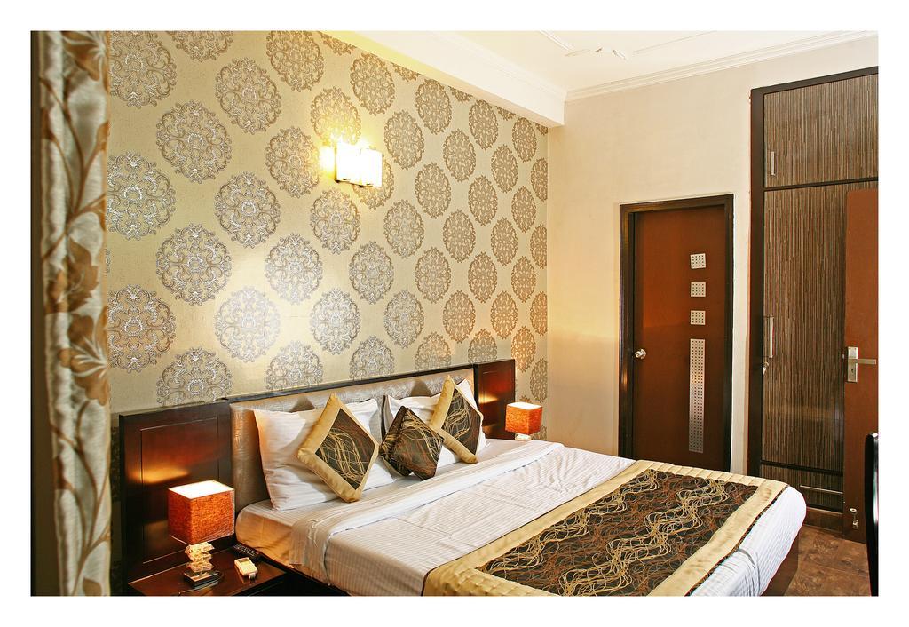 Evergreen 2Bhk Service Apartment Vasant Kunj Fortis Ilbs New Delhi Luaran gambar