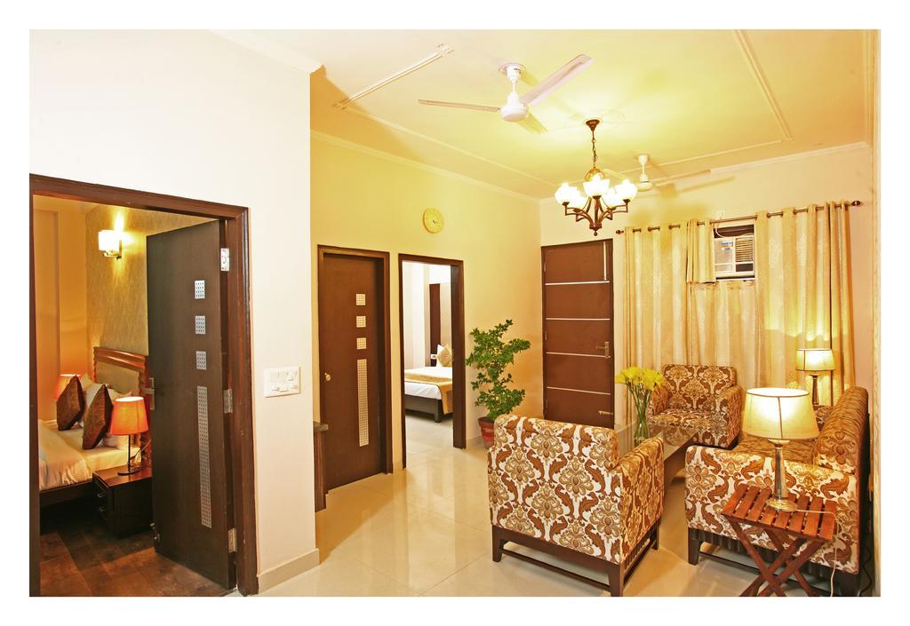Evergreen 2Bhk Service Apartment Vasant Kunj Fortis Ilbs New Delhi Luaran gambar